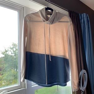 NWOT Lightweight color block sweatshirt size M